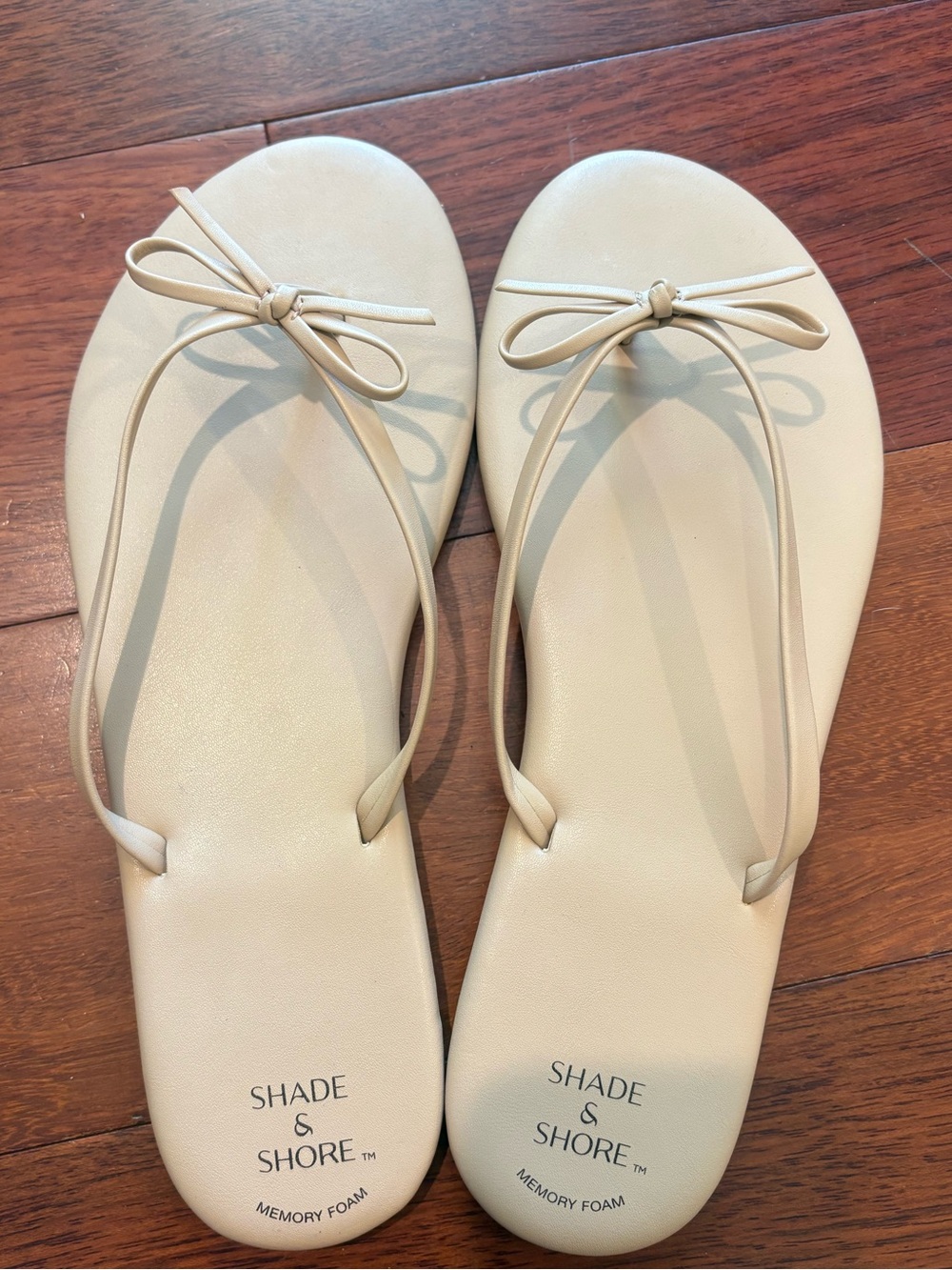 Shade & Shore Cream Bow Thong Sandals